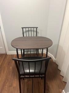 Cozy Basement Near Airport YYC
