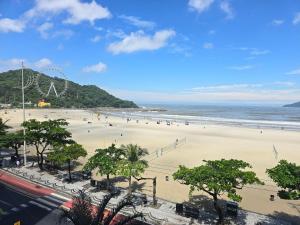 APT 401 Frente Mar Roda Gigante 3 quartos