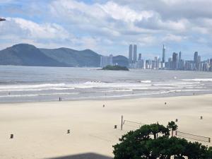 APT 401 Frente Mar Roda Gigante 3 quartos