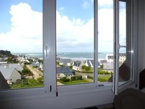 Pretty apartment with sea view in Primel - Плугану