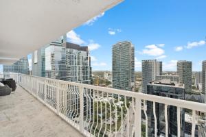 Stunning 3Bedroom 34th Floor Brickell Free Parking