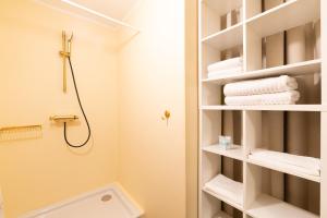 Seaside family friendly house with a swimming pool Jelsa, Hvar - 23760