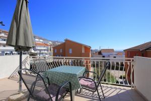 Family friendly seaside apartments Podstrana, Split - 23954