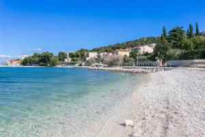 Family-friendly apartments with swimming pool Mastrinka, Ciovo - 23984