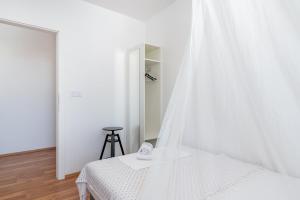 Family-friendly apartments with swimming pool Mastrinka, Ciovo - 23984