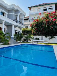 Lindas Little Lincoln