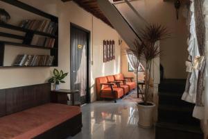 Hạ Hoàng Hôn House & Coffee