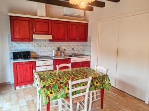 Farmhouse in Marche with Pool & Wine Tours