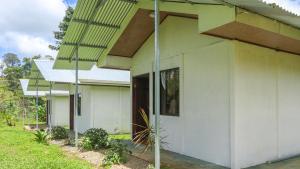 Rio Celeste Cabinas Vista Tenorio