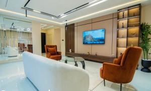 De'Luxuries 2 Bedroom Apartment in Ikoyi with Pool