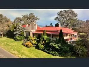 The Old Ensay South Hotel - Swifts Creek Junction