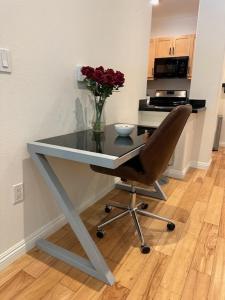 Irvine Gem Luxury condo 31 days min near Irvine Business & UCI Hospital