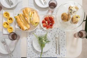 Bluebird Nest,서울 중심가,내집처럼 지내는 아늑한 모던 스테이,무료주차,지하철6분,종로,인사동,청계천,명동