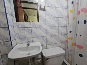 HOSPEDAJE ALVARADO - Personal - 309 - Bueno Bonito y Barato