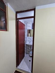 HOSPEDAJE ALVARADO - Personal - 309 - Bueno Bonito y Barato