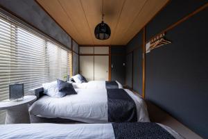 次郎邸 京都駅前の大きな一軒家 駐車場2台 寝室5部屋 トイレお風呂3台