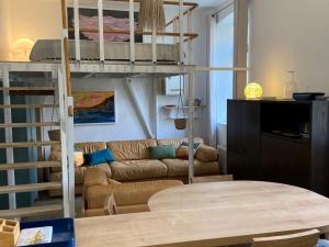 Studio neuf avec mezzanine au cœur de Le Palais - FR-1-418-267