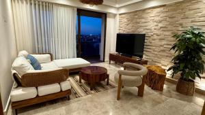 Lujoso Penthouse con alberca vista increíble al Mar y Rio en el Estero