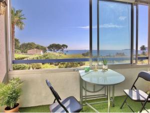 Studio avec terrasse-loggia Vue mer