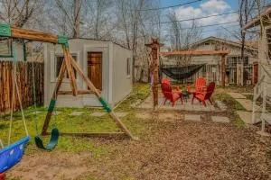 Reno Retreat 3 King Beds by Casinos and University - Chilcoot