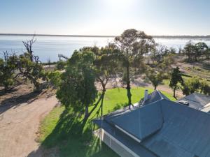 The Jetty House - Lake Bonney Riverland