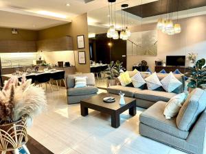 Phirom2 pool villa pattaya