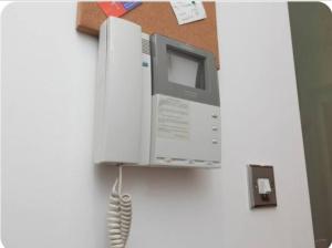 City Centre - Premium Apartment with Balcony and Skyline Views in Thurland Street - Most Central Location - Cook as you would at Home