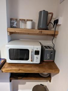 Brynmyrddin family studio