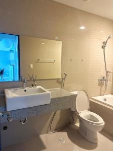 King Size 3-Bedroom in Uptown Parksuites BGC