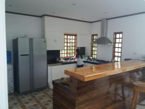 Puerto Galera Hilltop Guesthouse -Tropical Retreat