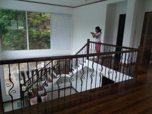 Puerto Galera Hilltop Guesthouse -Tropical Retreat