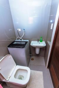 City of Dreams Luxury Makati 5637 Swim Gym Netflix Superfast Surfing