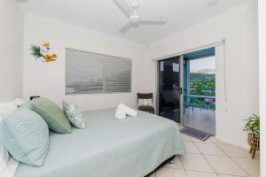 Ocean-View Penthouse on The Strand, Townsville - 3 Bedrooms