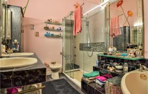 Maisons de vacances Amazing Home In Sernhac With Wifi : photos des chambres