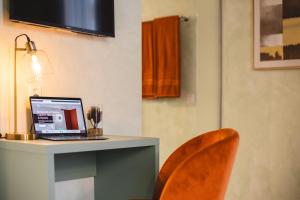 Palazzo Canetti Locarno - Piazza Grande - Suites & Rooms - Easy Self Check-In