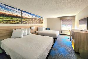 Days Inn & Suites by Wyndham New Iberia