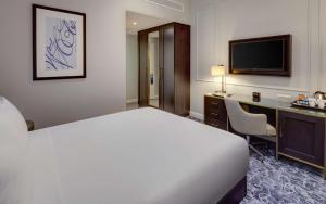 Deluxe Double Room room in Hilton London Euston