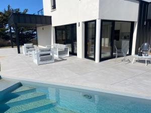 Maisons de vacances Magnifique villa avec piscine a deux pas du port : photos des chambres