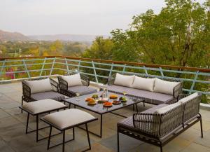ELIVAAS Festiva Mansion - 3BHK with Pvt Pool, Garden & Scenic Views
