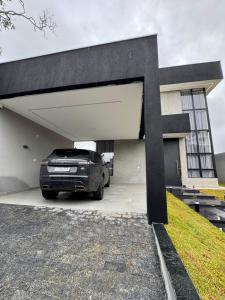 Mansão Luxuosa em Condominio