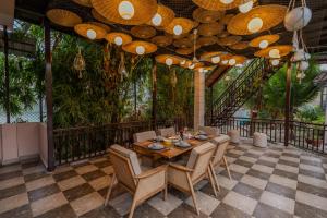 SaffronStays Casa Octavia