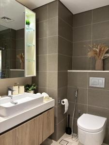 Luxury Sea View Studio in Dubai Marina