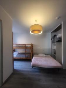 Hotels Hotel Le Chalet : Chambre Quadruple Classique