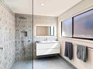 Breathtaking Clifftop Ocean Views from Unit 12