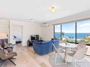 Breathtaking Clifftop Ocean Views from Unit 12