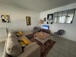 Appart Lumineux 2ch proche Près dArènes avec wifi tv et patio