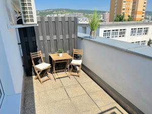 Krásny byt - garzonka v Novom meste s terasou