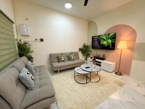 Private Pool SemiD 5 Min Walk SunwayVelocity Max 21 Pax