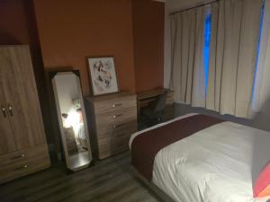 Alma Co-Living - Private Room Self-Cater