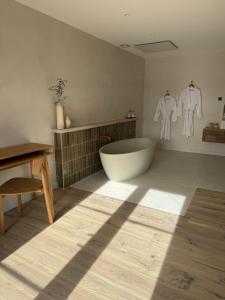 B&B / Chambres d'hotes Ferme La Claviere, Suite de Luxe Lou Estello : photos des chambres